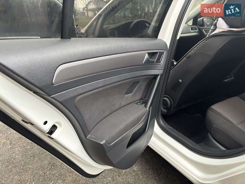 Универсал Volkswagen Golf 2014 в Хмельницком