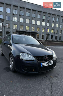 Хэтчбек Volkswagen Golf 2004 в Виннице