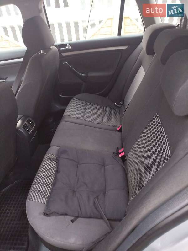 Універсал Volkswagen Golf 2010 в Володимирі