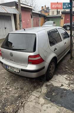 Хэтчбек Volkswagen Golf 2002 в Киеве