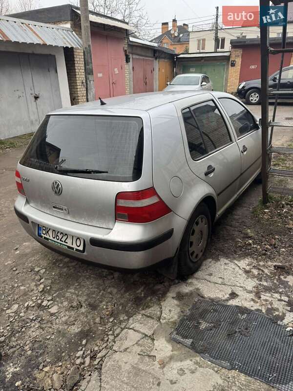 Volkswagen Golf 2002