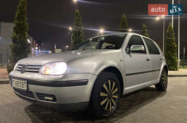 Хетчбек Volkswagen Golf 2001 в Житомирі