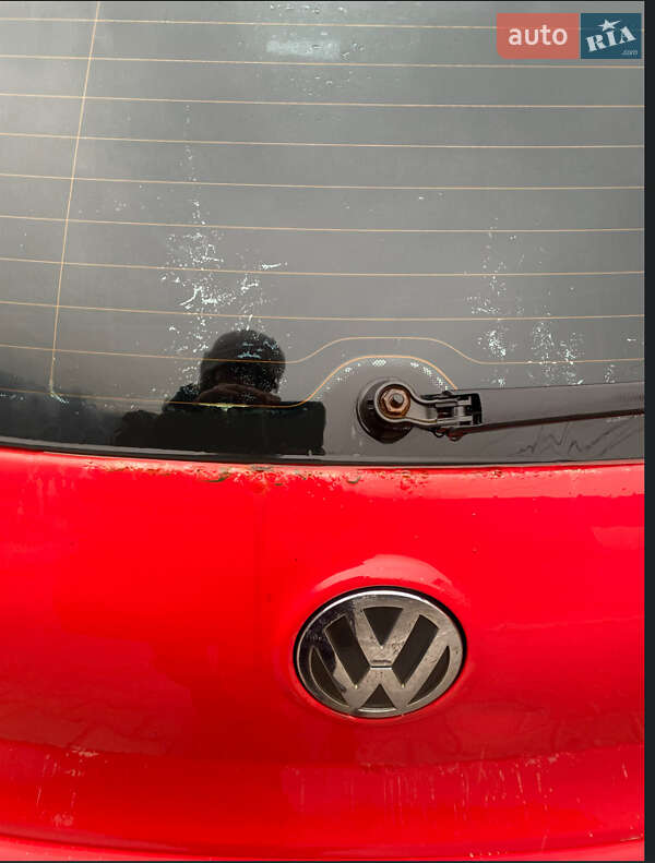 Хэтчбек Volkswagen Golf 2005 в Рахове