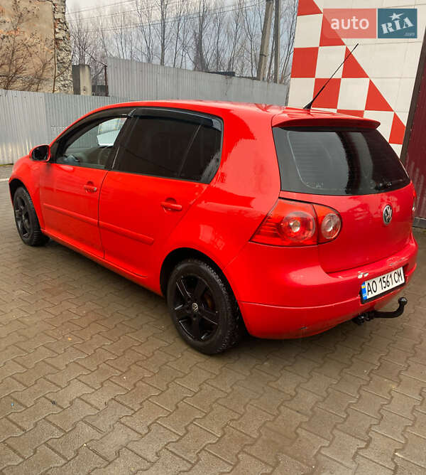 Хэтчбек Volkswagen Golf 2005 в Рахове