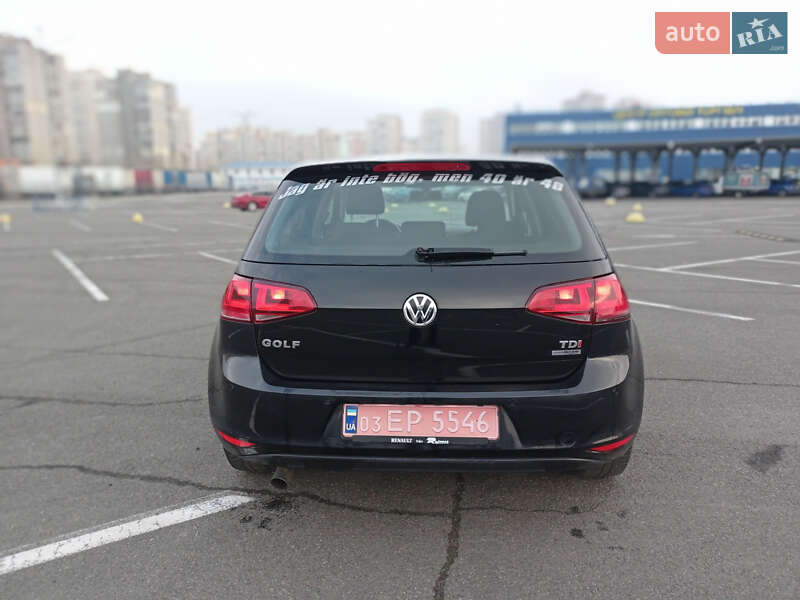 Хэтчбек Volkswagen Golf 2014 в Киеве