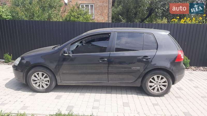 Хэтчбек Volkswagen Golf 2008 в Сокале