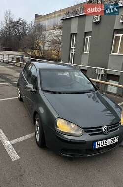Хетчбек Volkswagen Golf 2005 в Києві