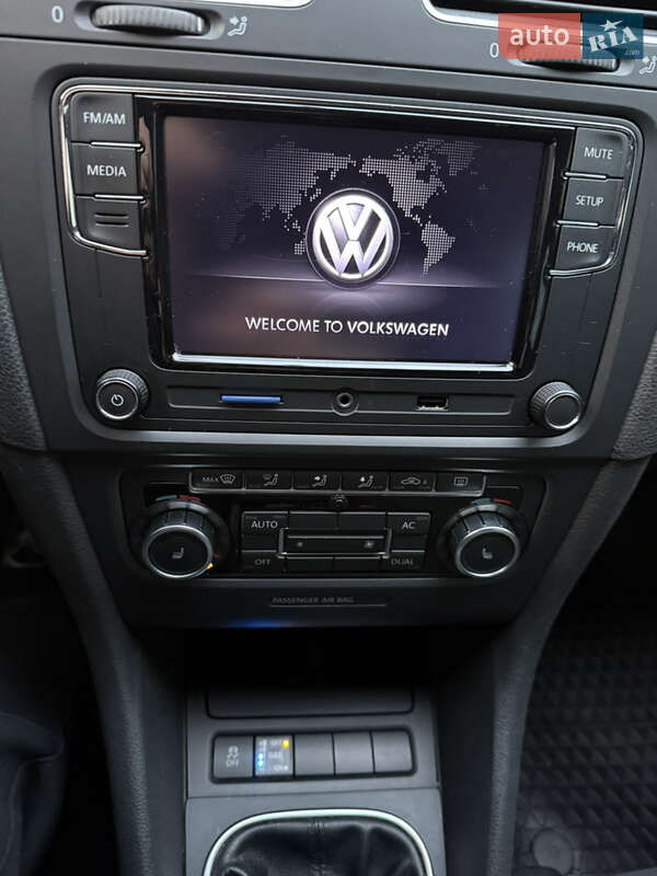 Хетчбек Volkswagen Golf 2010 в Сваляві