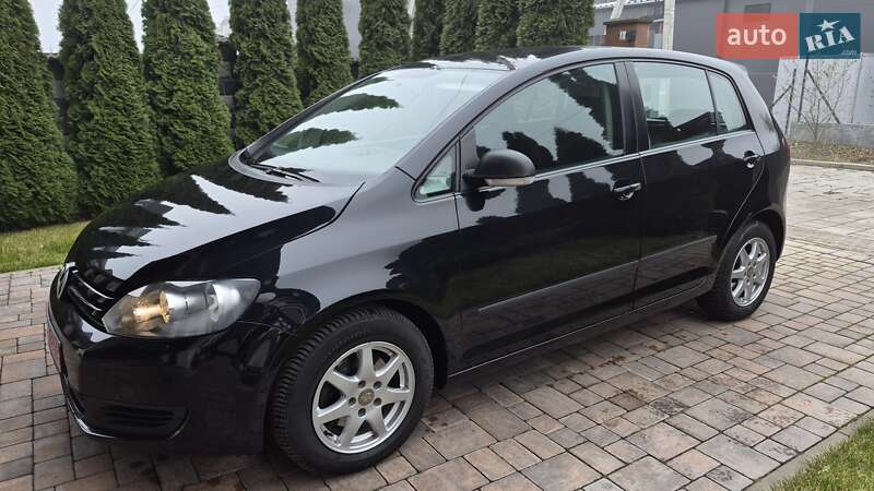 Хэтчбек Volkswagen Golf 2012 в Ровно