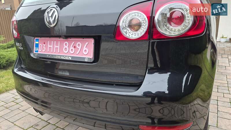Хэтчбек Volkswagen Golf 2012 в Ровно