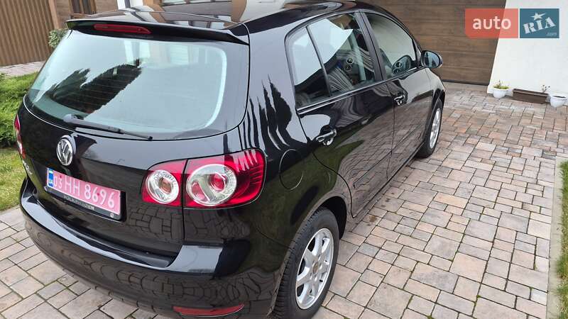 Хэтчбек Volkswagen Golf 2012 в Ровно