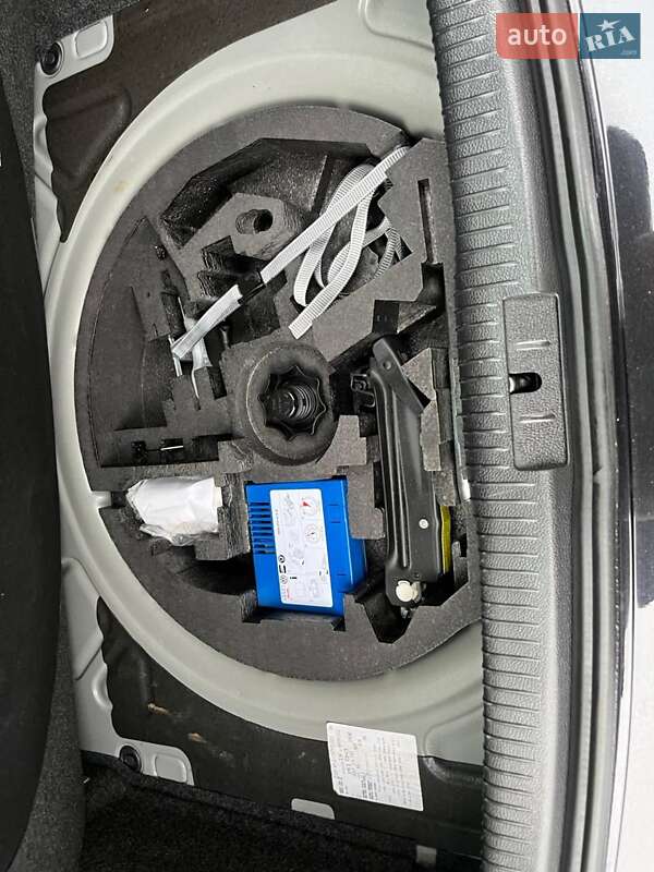 Хетчбек Volkswagen Golf 2006 в Рівному