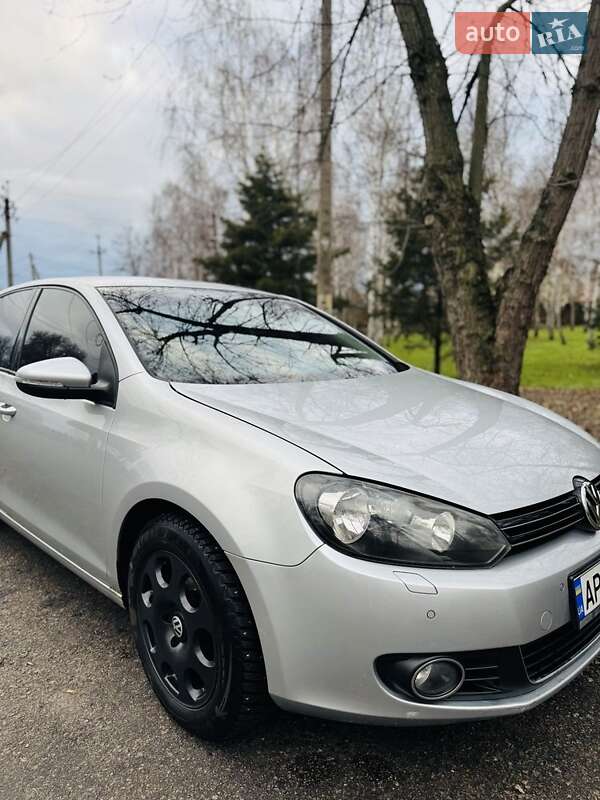 Хетчбек Volkswagen Golf 2009 в Запоріжжі