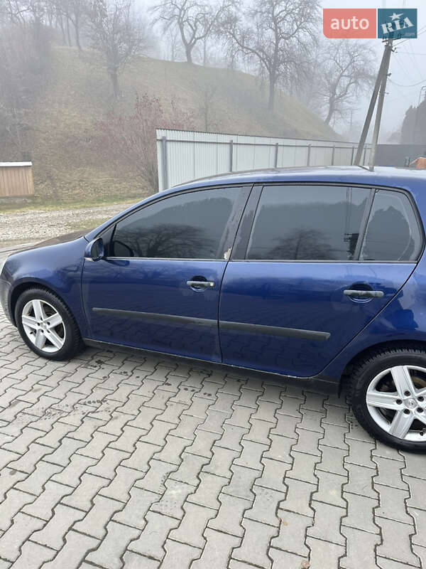 Хэтчбек Volkswagen Golf 2005 в Косове