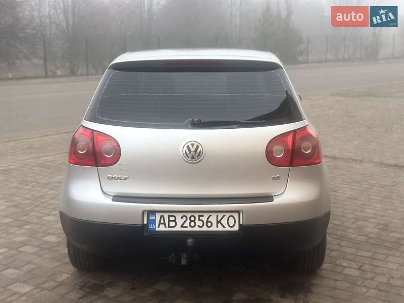 Хетчбек Volkswagen Golf 2004 в Крижополі