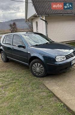 Хетчбек Volkswagen Golf 2001 в Стрию