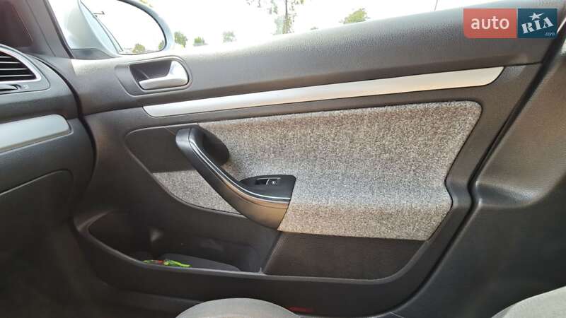 Універсал Volkswagen Golf 2009 в Вінниці