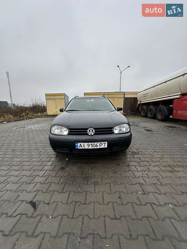Volkswagen Golf 2004