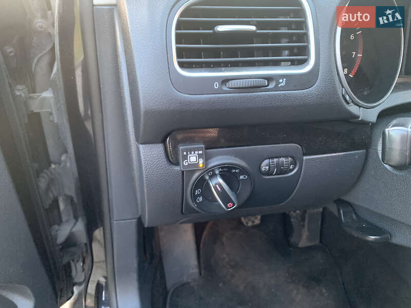 Універсал Volkswagen Golf 2011 в Луцьку