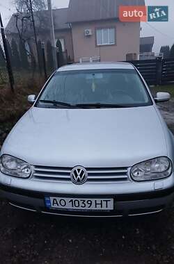 Хэтчбек Volkswagen Golf 2003 в Хусте