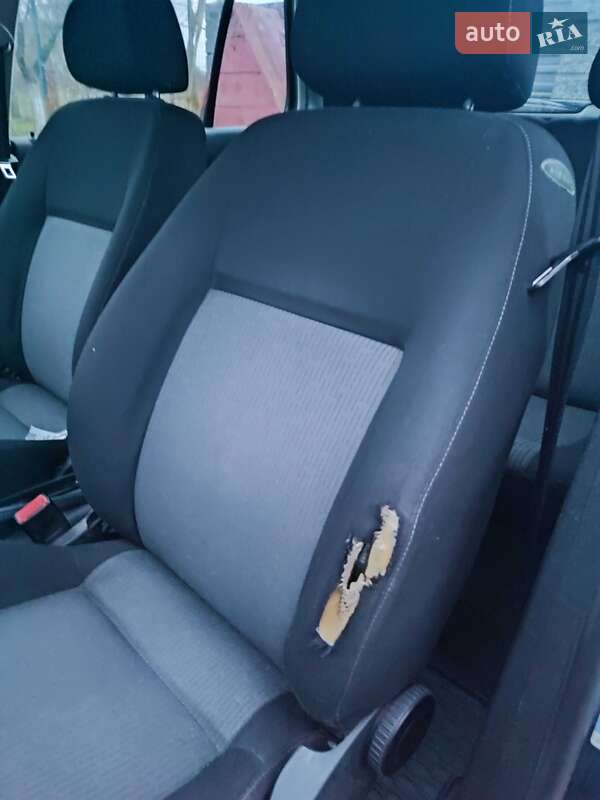 Універсал Volkswagen Golf 2003 в Ковелі фото 4 Універсал Volkswagen Golf 2003 в Ковелі