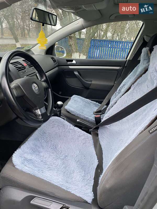 Хэтчбек Volkswagen Golf 2007 в Черкассах