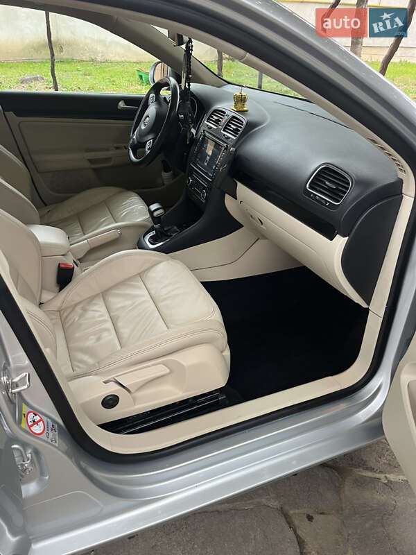 Універсал Volkswagen Golf 2010 в Мукачевому