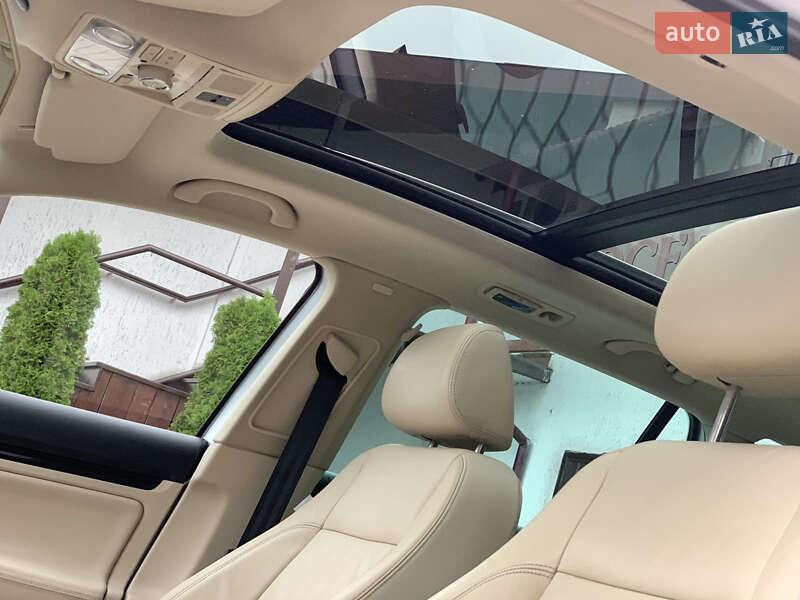 Універсал Volkswagen Golf 2010 в Мукачевому