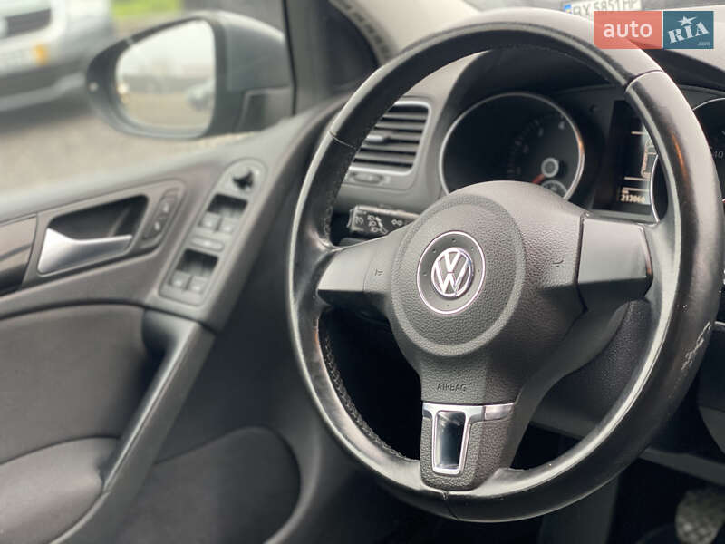 Хетчбек Volkswagen Golf 2009 в Старокостянтинові