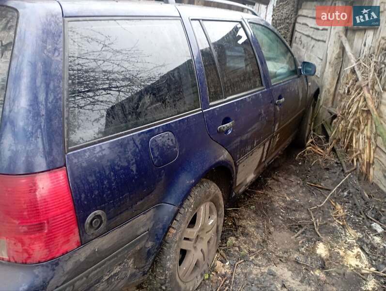 Універсал Volkswagen Golf 2005 в Березні