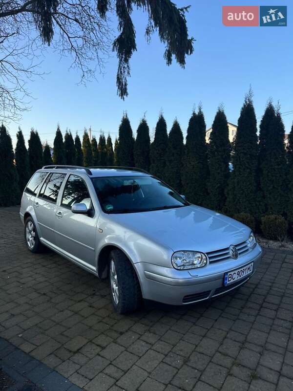 Універсал Volkswagen Golf 2003 в Городку