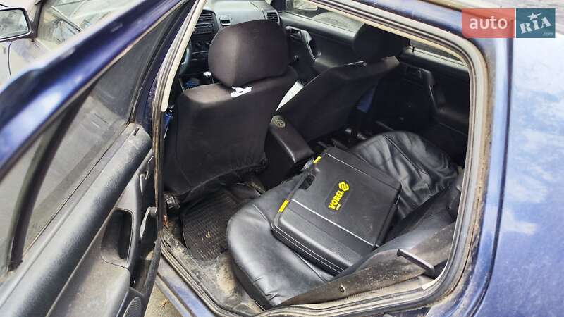 Хэтчбек Volkswagen Golf 1994 в Одессе