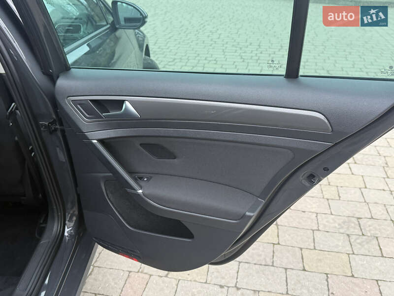 Універсал Volkswagen Golf 2018 в Стрию