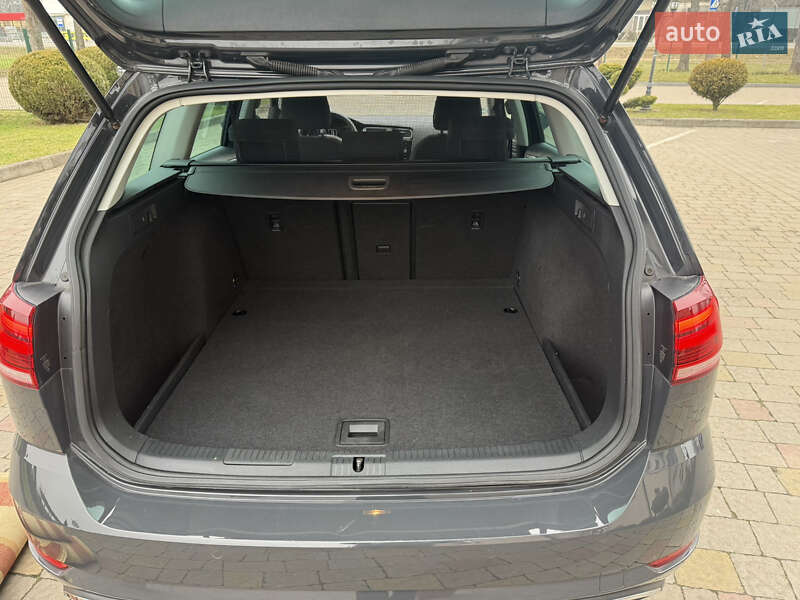 Універсал Volkswagen Golf 2018 в Стрию