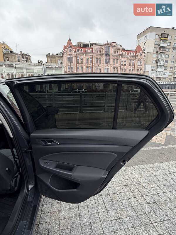 Хетчбек Volkswagen Golf 2022 в Києві