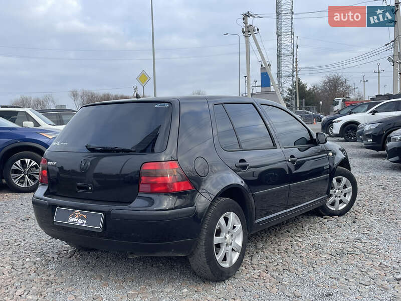 Хетчбек Volkswagen Golf 2001 в Львові