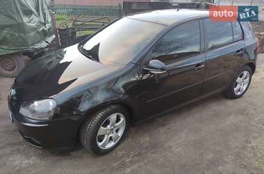 Хэтчбек Volkswagen Golf 2006 в Ковеле