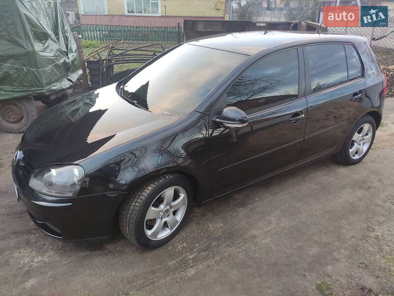 Хэтчбек Volkswagen Golf 2006 в Ковеле