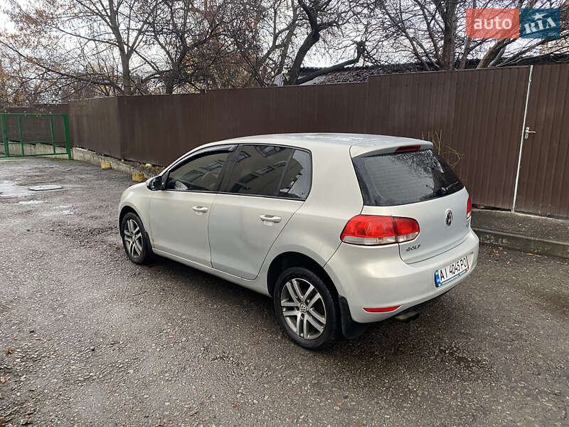 Хэтчбек Volkswagen Golf 2008 в Киеве