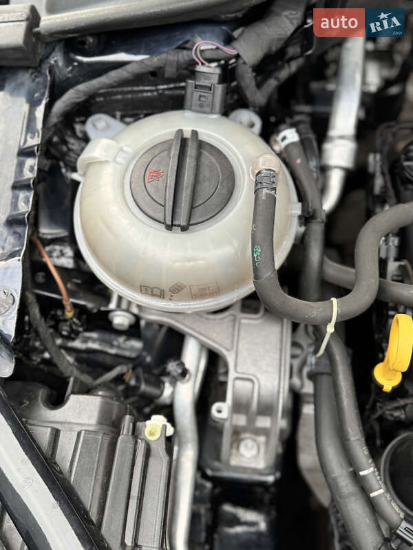 Хетчбек Volkswagen Golf 2016 в Києві