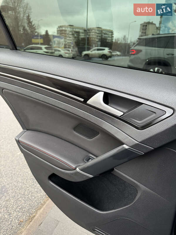 Хетчбек Volkswagen Golf 2016 в Києві