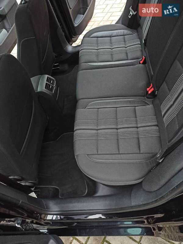 Універсал Volkswagen Golf 2012 в Запоріжжі