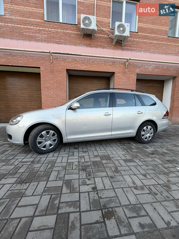 Універсал Volkswagen Golf 2010 в Бердичеві