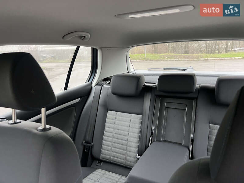 Хетчбек Volkswagen Golf 2007 в Запоріжжі