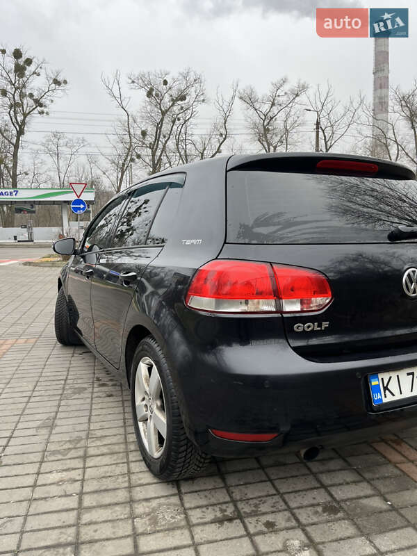 Хэтчбек Volkswagen Golf 2011 в Броварах