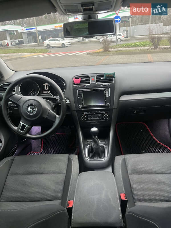 Хэтчбек Volkswagen Golf 2011 в Броварах