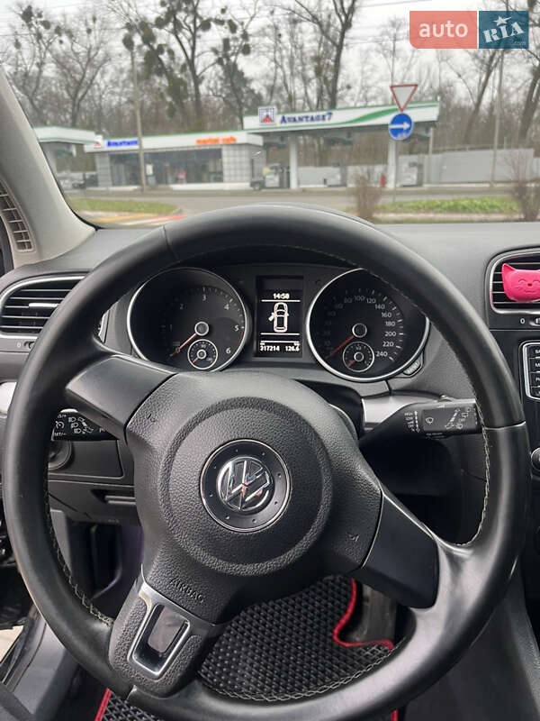 Хэтчбек Volkswagen Golf 2011 в Броварах