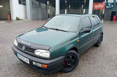 Хэтчбек Volkswagen Golf 1996 в Ровно
