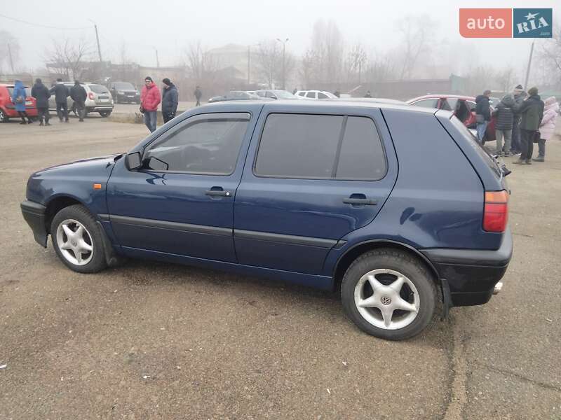 Хэтчбек Volkswagen Golf 1994 в Чернигове
