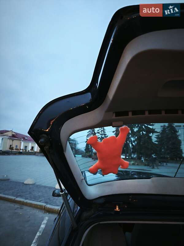 Хетчбек Volkswagen Golf 2001 в Бердичеві